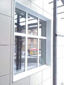 Противопожарное окно E 15 / серия FRM820